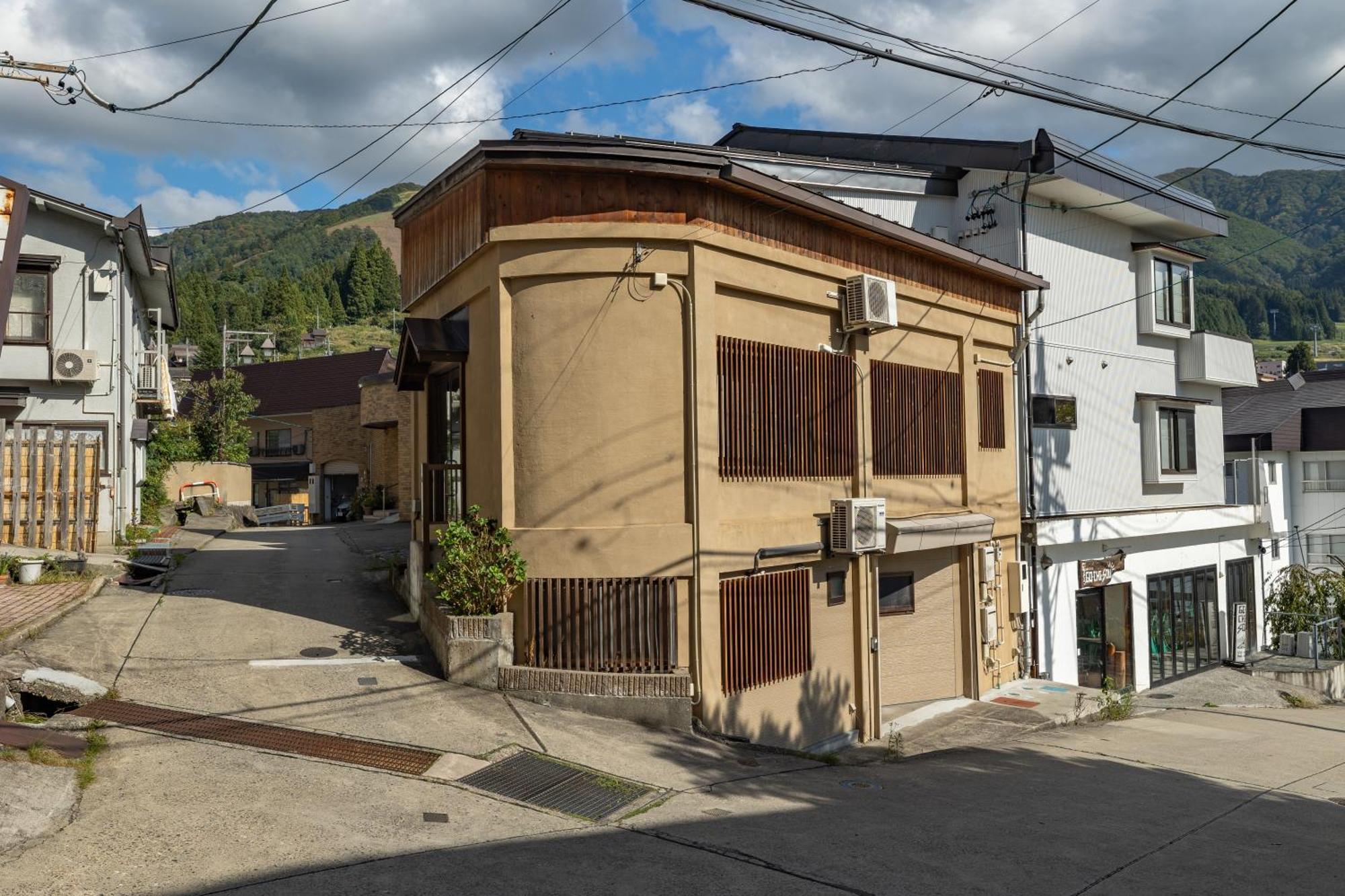 Corner House Apartment โนซาวะออนเซ็น ภายนอก รูปภาพ